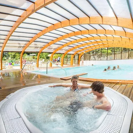 Campingplatz La Pinede 3*