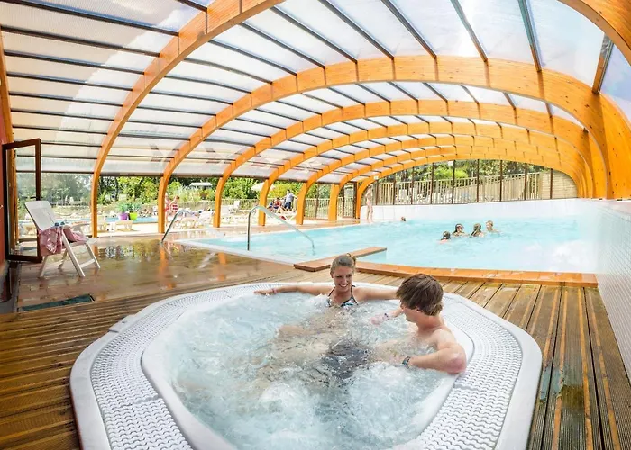 キャンプ場 La Pinede 3*